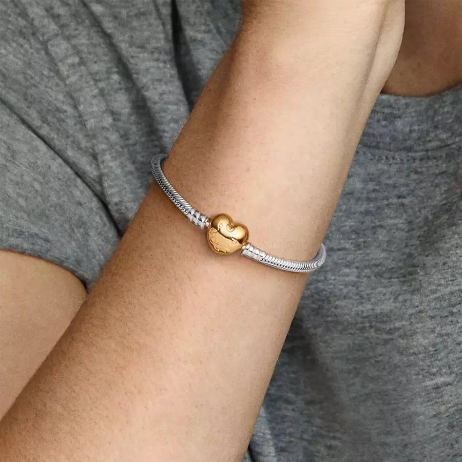 Brazalete Pandora Moments Cadena de Serpiente con Broche de Corazón con Recubrimiento en Oro de 14k