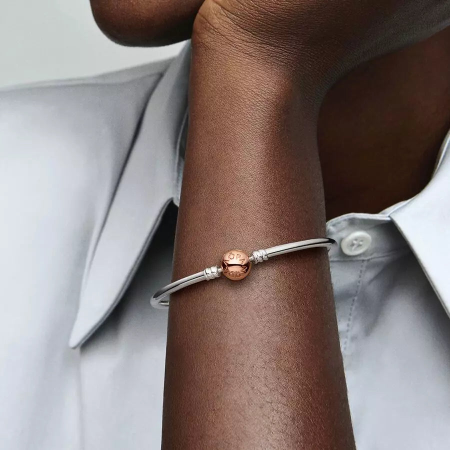 Brazalete rígido broche Pandora Moments en Recubrimiento en Oro Rosa de 14k