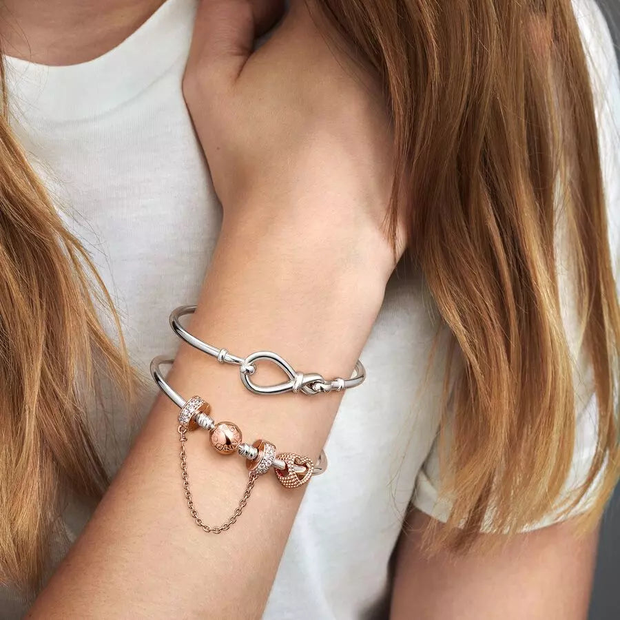 Brazalete rígido broche Pandora Moments en Recubrimiento en Oro Rosa de 14k