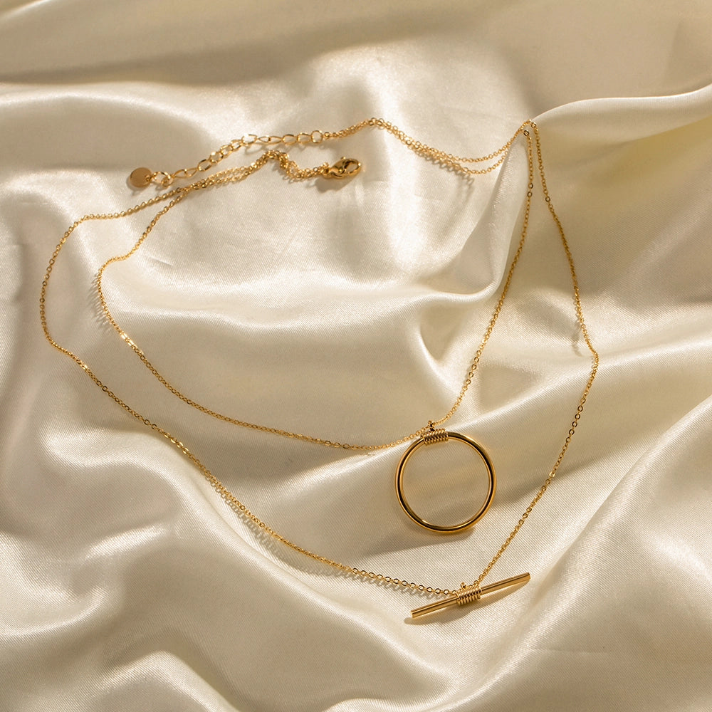 Collar Doble Capa con Aro Minimalista Bañado en Oro 18K