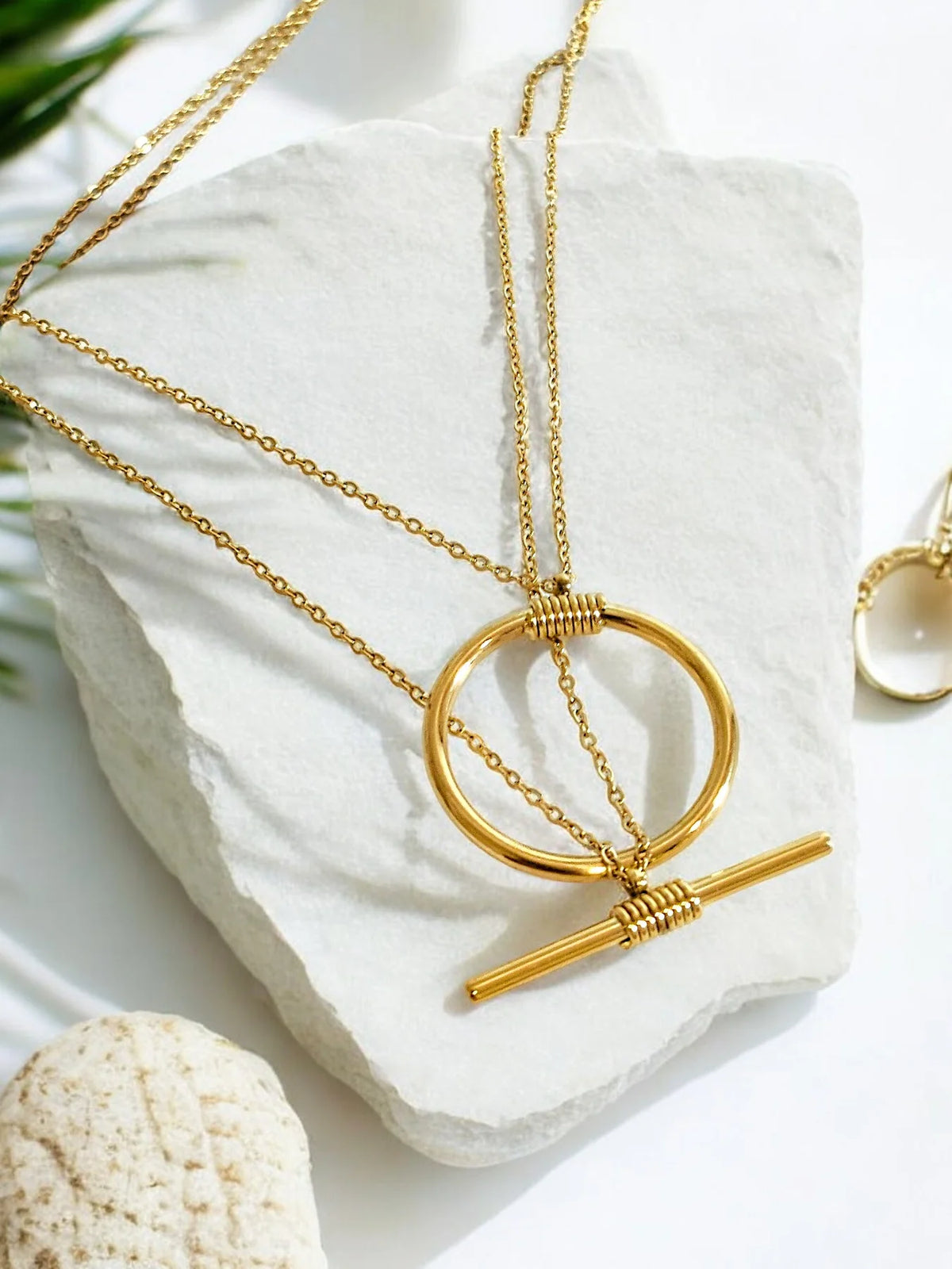 Collar Doble Capa con Aro Minimalista Bañado en Oro 18K