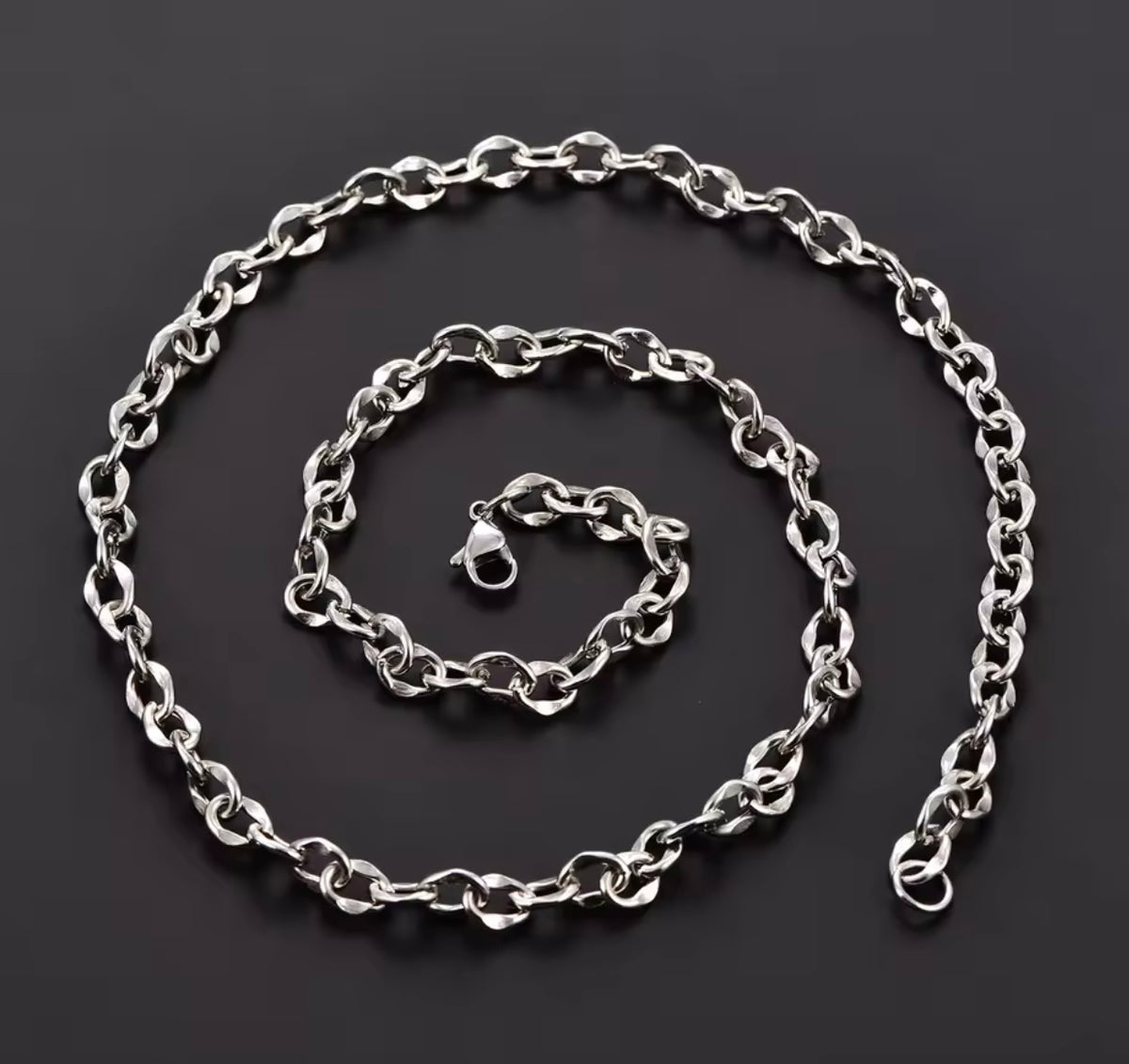 Collar de Eslabones Ovalados de Acero Inoxidable Plateado