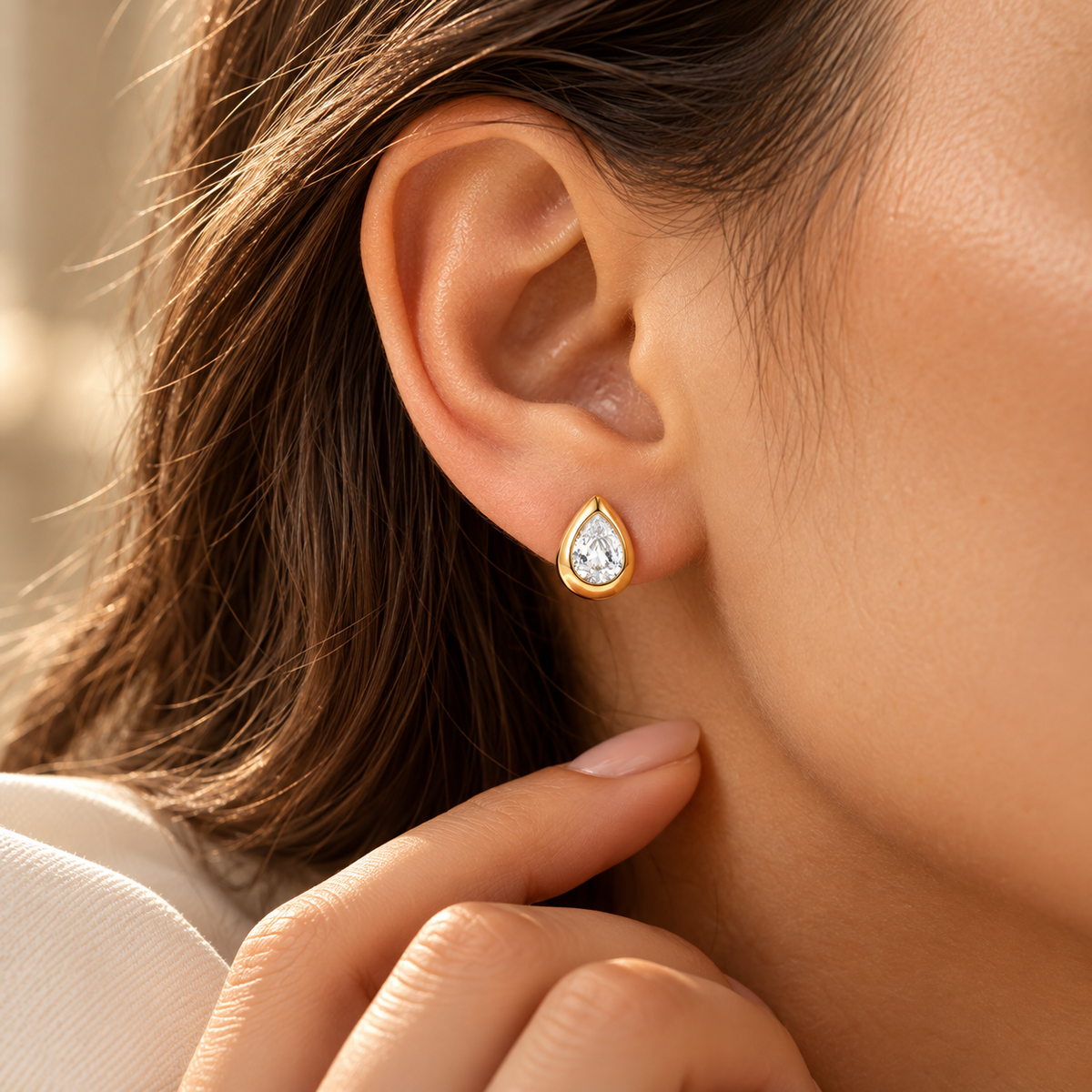 Aretes Gota Alba Dorados con Piedra Transparente de Acero 316L