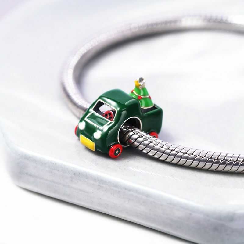 Charm Gnoce Camión Verde Con árbol de Navidad