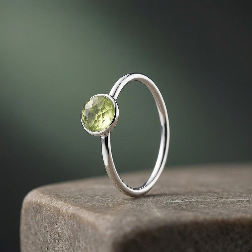 Anillo PANDORA en Plata Gota de Agosto Peridoto