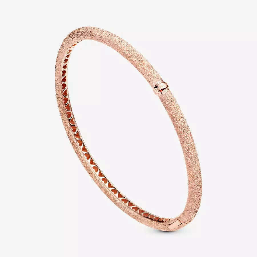 Brazalete Rigido en PANDORA Rose Brillo Mate.