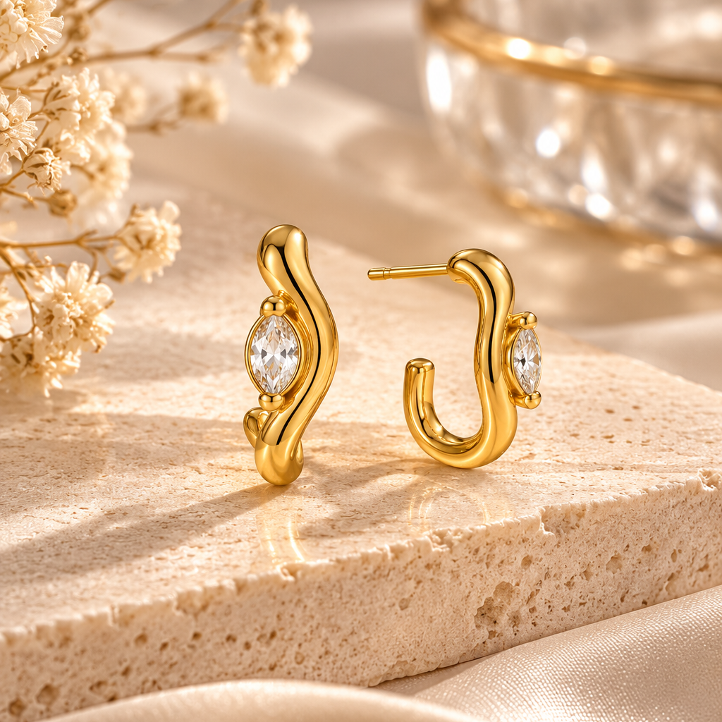 Aretes Jazmín Gold con Piedra Brillante en Acero Inoxidable 316L