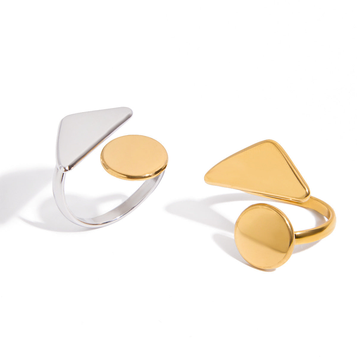 Anillo Geométrico Ajustable en Acero Quirúrgico Enchapado en Oro 18K