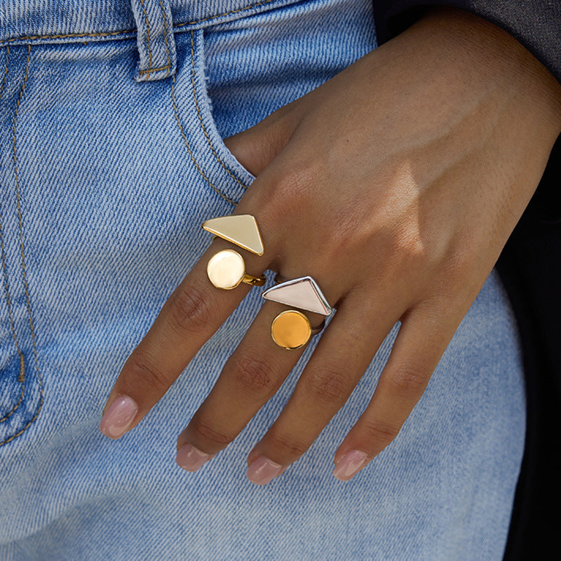 Anillo Geométrico Ajustable en Acero Quirúrgico Enchapado en Oro 18K