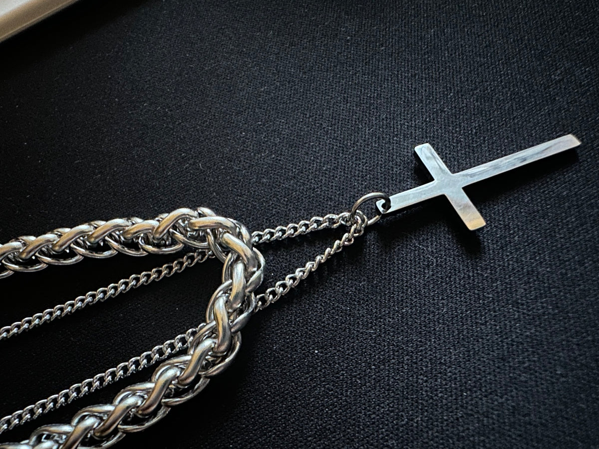 Collar Doble con Cruz de Acero Inoxidable