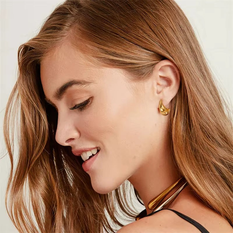 Aretes Media Luna Dorada
