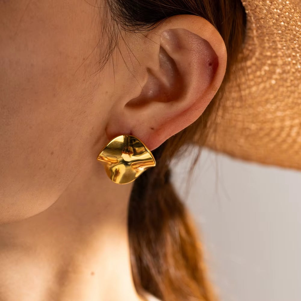 Aretes Esculturales Ondulados