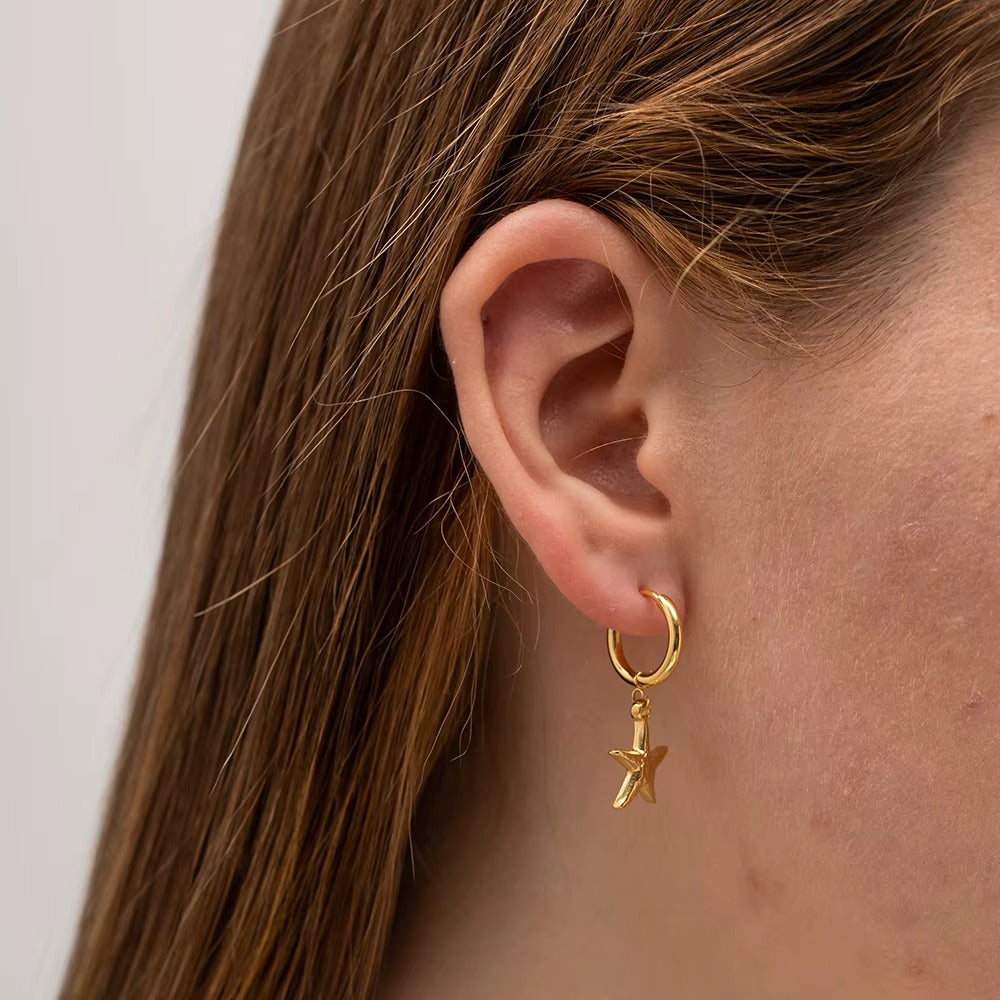 Aretes Huggie Estrella de Mar
