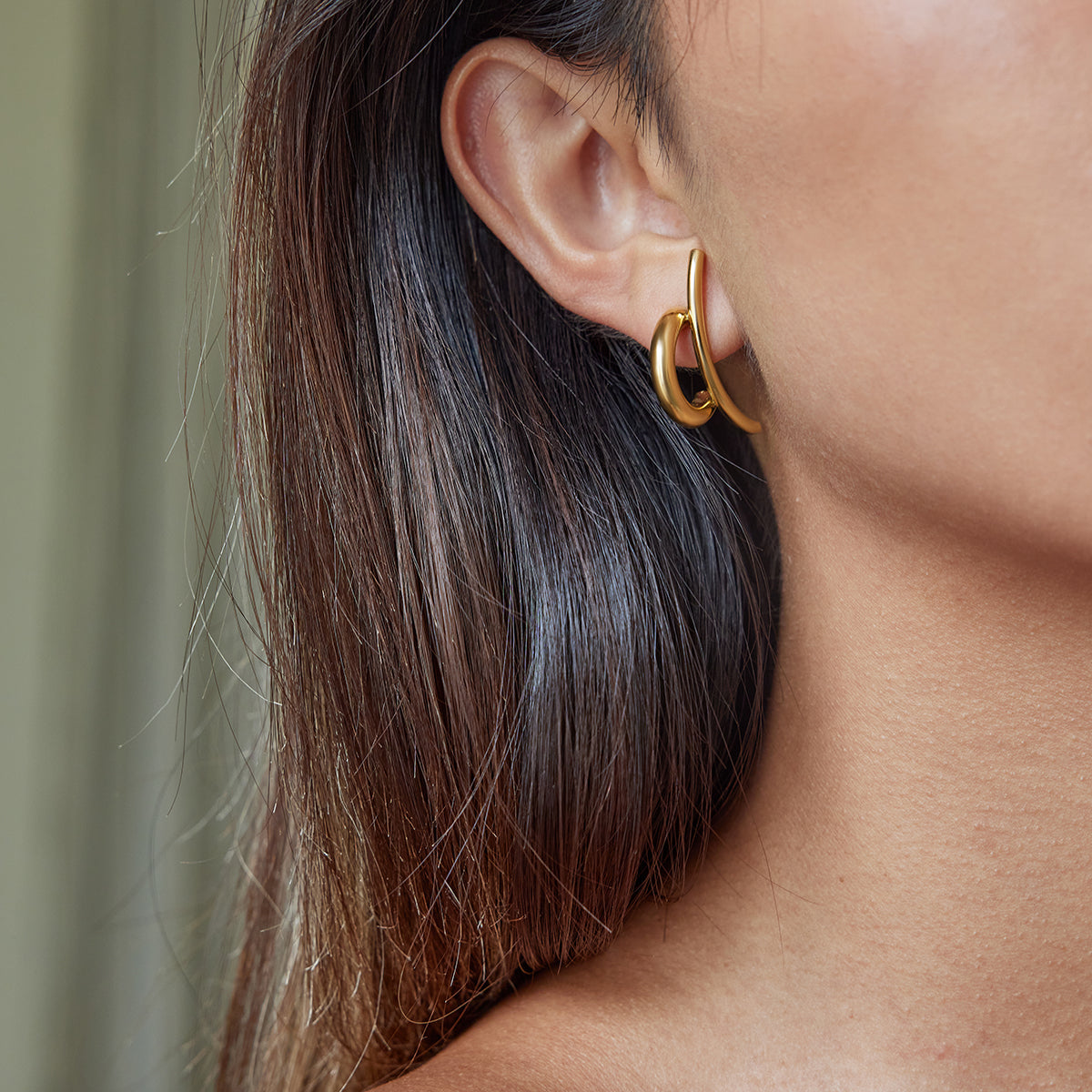 Aretes Doble Aro Entrelazado