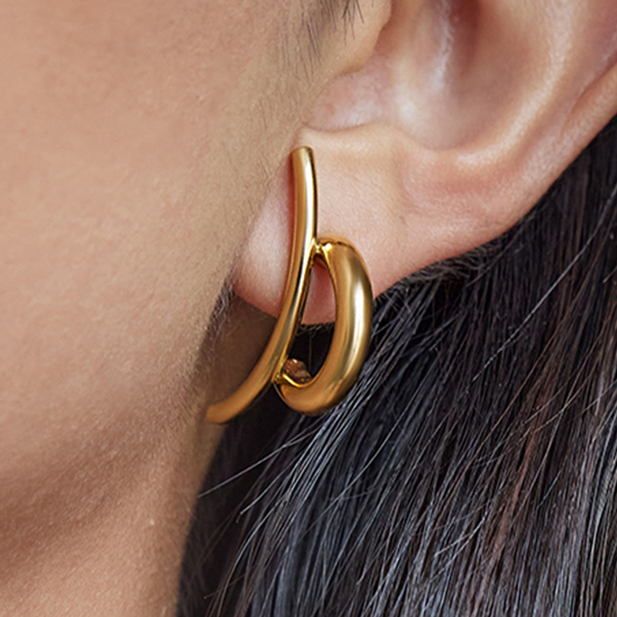 Aretes Doble Aro Entrelazado