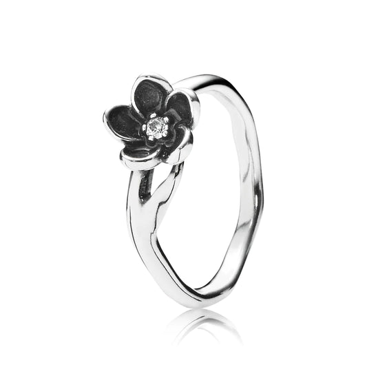 Anillo en Plata Floral Mfstico Clrconla cùbica clara y Esmalte negro